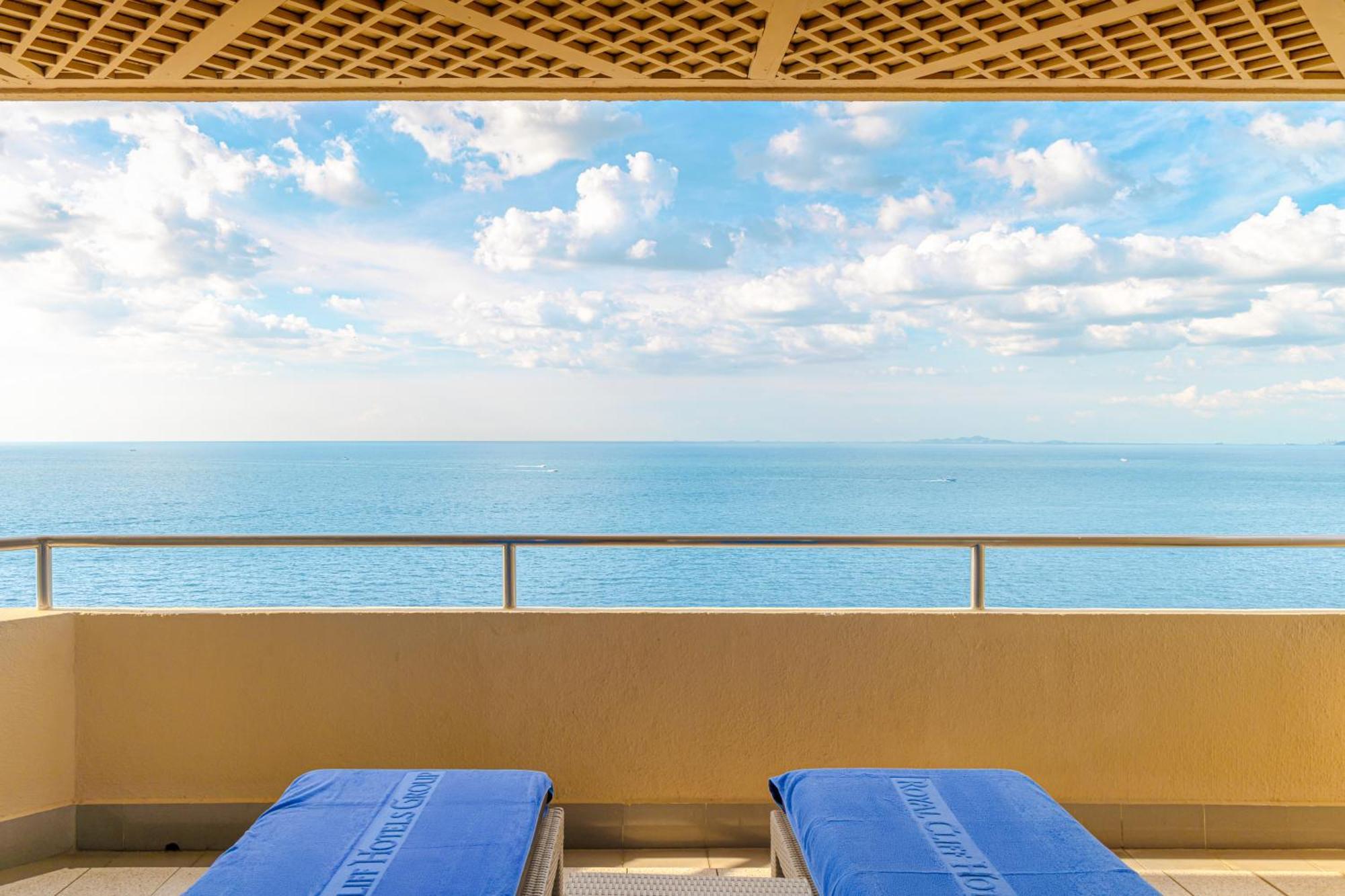 Royal Cliff Beach Hotel Pattaya Exterior foto