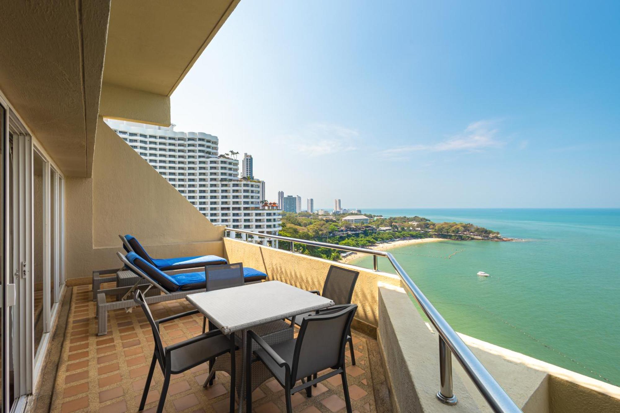 Royal Cliff Beach Hotel Pattaya Exterior foto